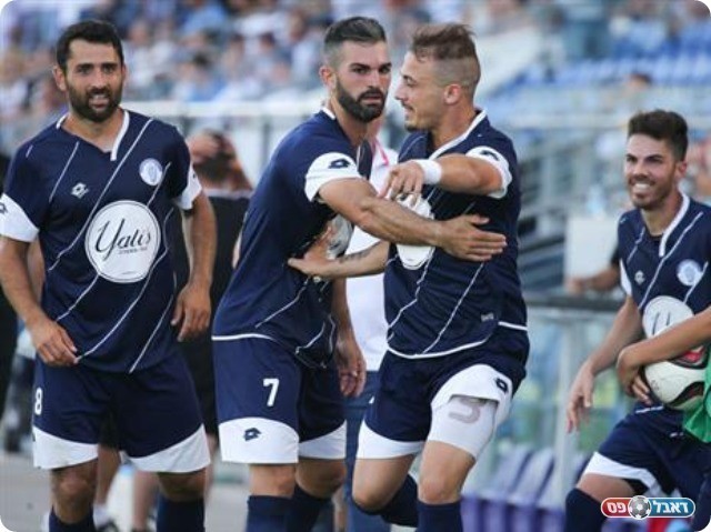 אורי צעדון חוגג (דני מרון)